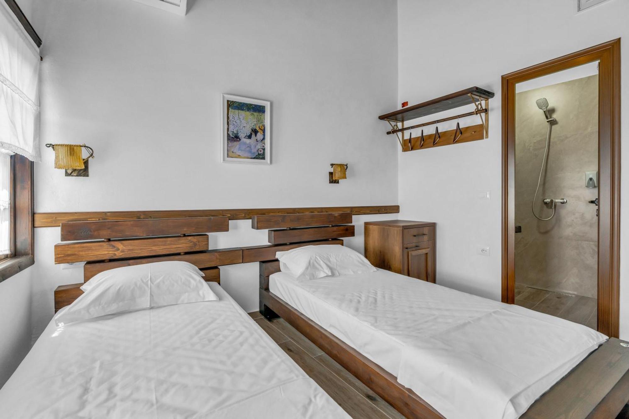 Hotel Bohem เบราท ภายนอก รูปภาพ