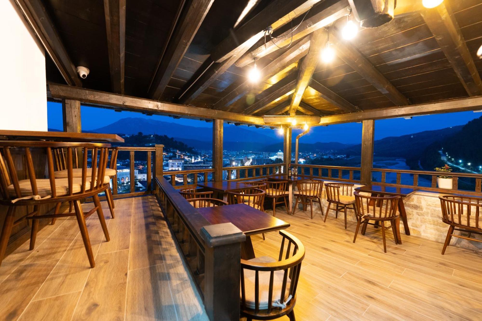 Hotel Bohem เบราท ภายนอก รูปภาพ